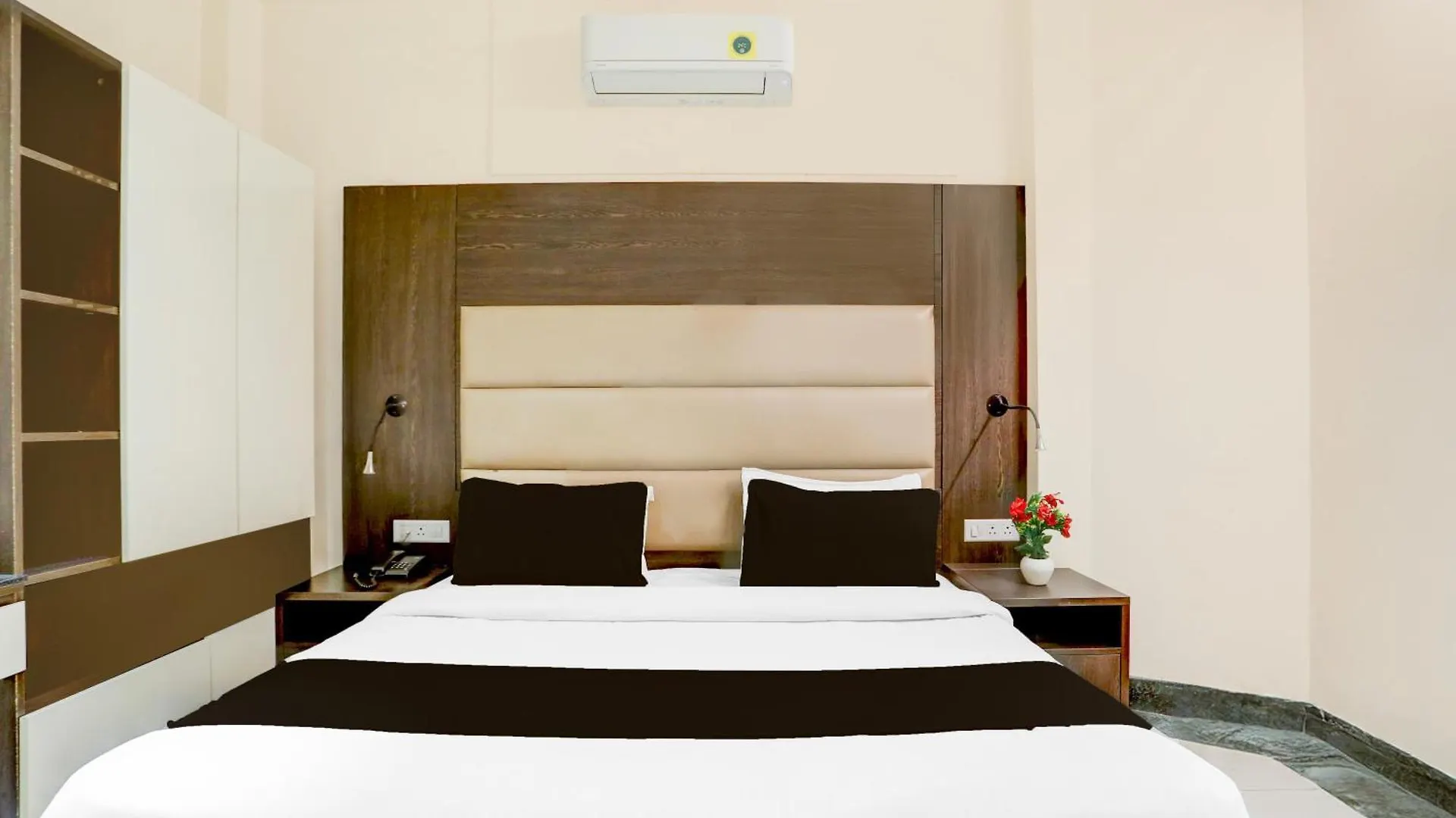 Super Townhouse Sushant Lok Phase 1 Formerly Hotel Neven Gurgáon