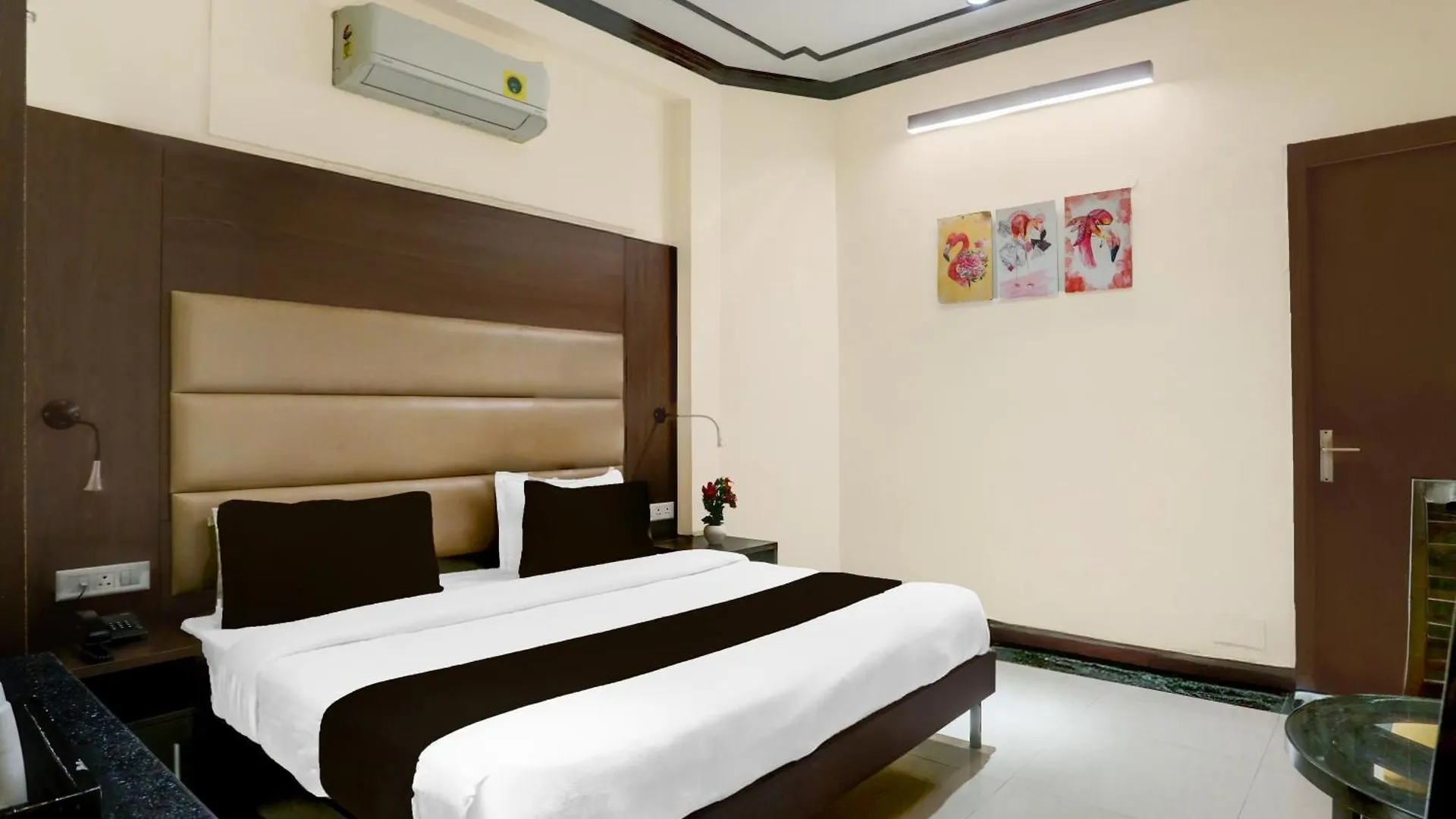Super Townhouse Sushant Lok Phase 1 Formerly Hotel Neven Gurgáon