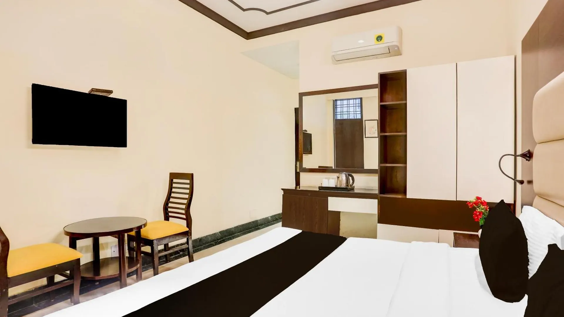 ***  Super Townhouse Sushant Lok Phase 1 Formerly Hotel Neven Gurgaon Indien