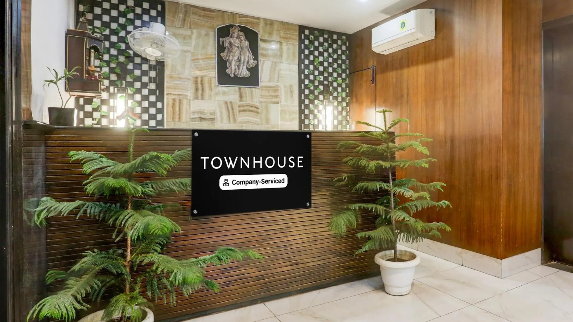 Super Townhouse Sushant Lok Phase 1 Formerly Hotel Neven Gurgaon