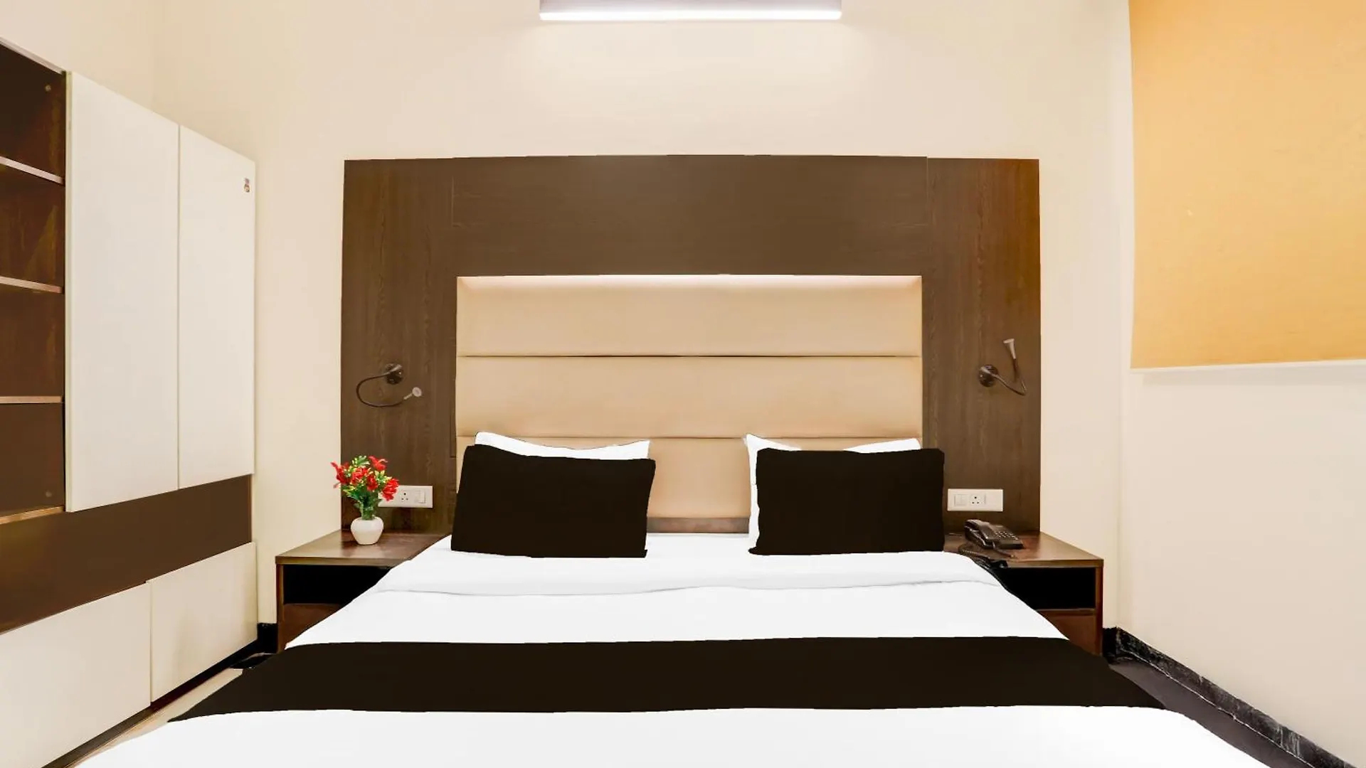 Super Townhouse Sushant Lok Phase 1 Formerly Hotel Neven Gurgaon