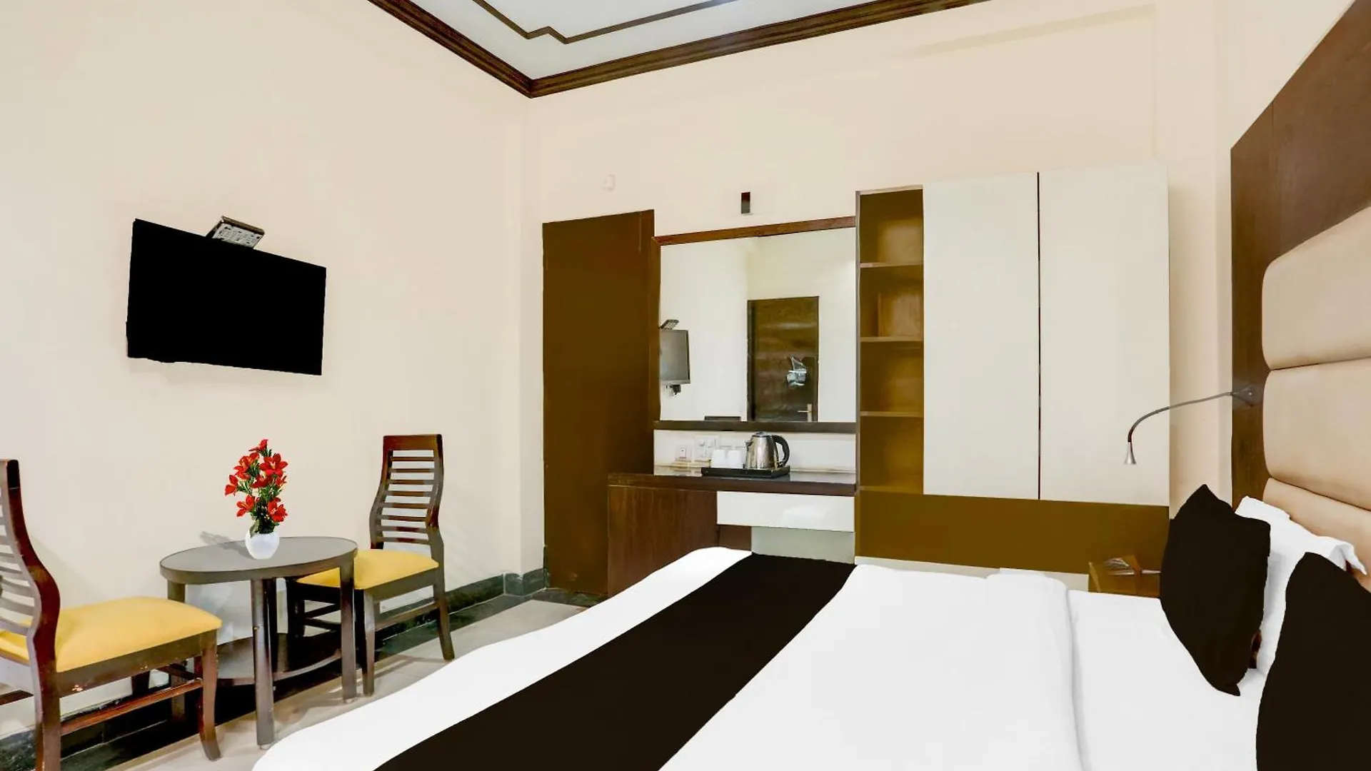 Super Townhouse Sushant Lok Phase 1 Formerly Hotel Neven Gurgaon 3*,